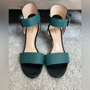 Pour La Victoire Black & Teal Low Strappy Heel Size 7